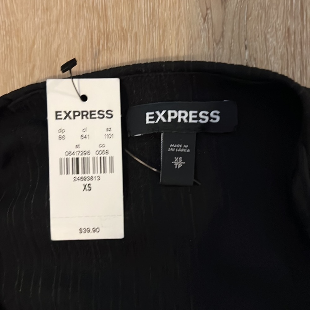 New with tag Express tank top - Picture 2 of 4